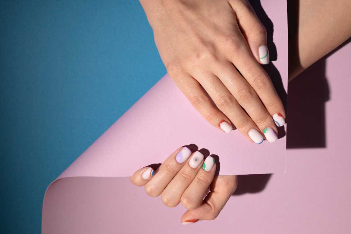 Unhas minimalistas que estão conquistando as redes sociais - Imagem do artigo