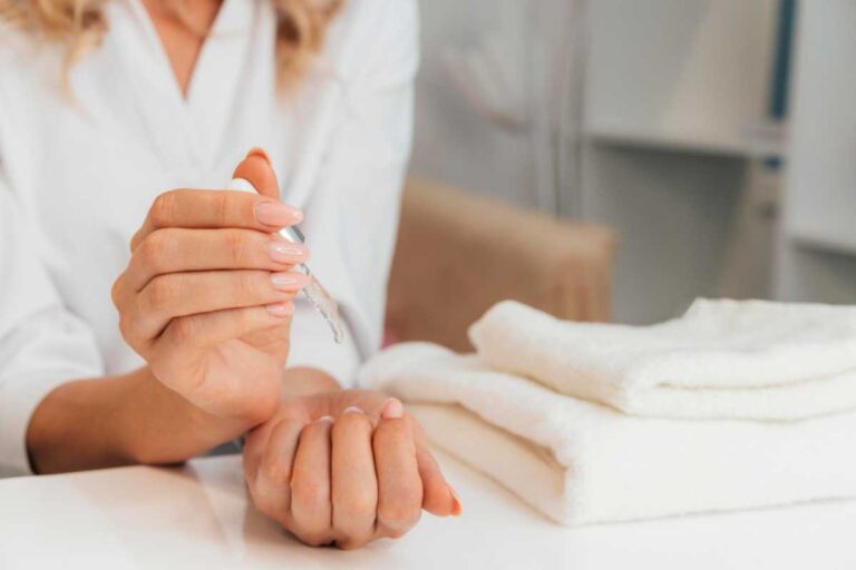 Misturinha caseira que deixou minhas unhas mais fortes em 7 dias: passo a passo completo