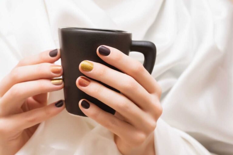 7 truques infalíveis para o esmalte segurar firme a semana inteira (direto do meu dia a dia no salão)