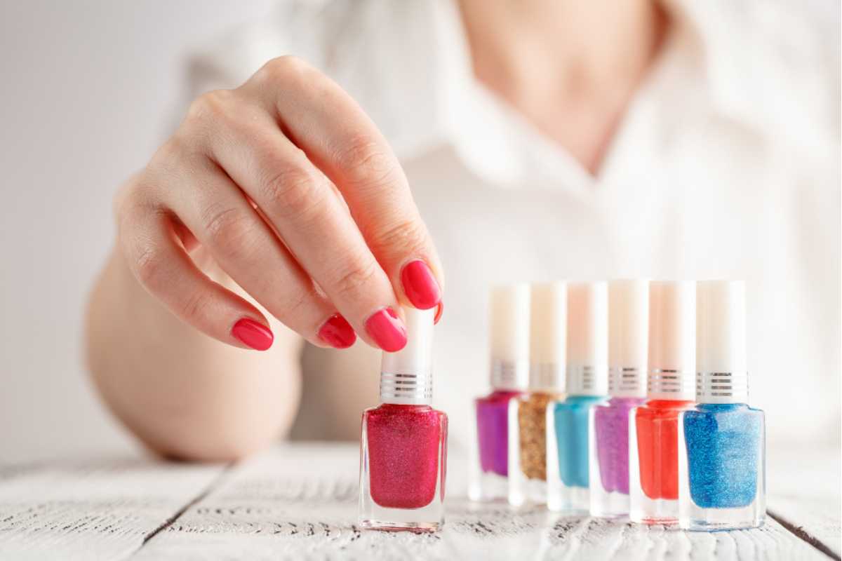 Cores de esmalte que fazem as mãos parecerem mais finas - Imagem do artigo